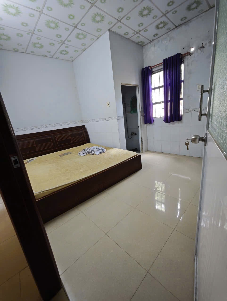 Nhà 4 triêụ 4 phòng ngủ Võ Văn Kiệt nơi có khuôn viên cây cối 5