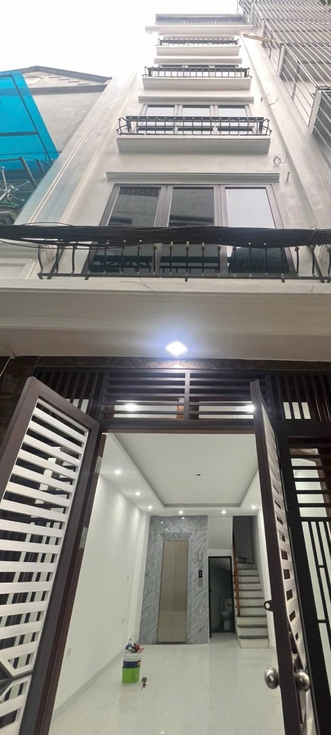 [SIÊU HIẾM] Bán nhà Hồ Tùng Mậu – ngay nhà ga tàu điện, 7 phòng full khai thác – dòng tiền 25