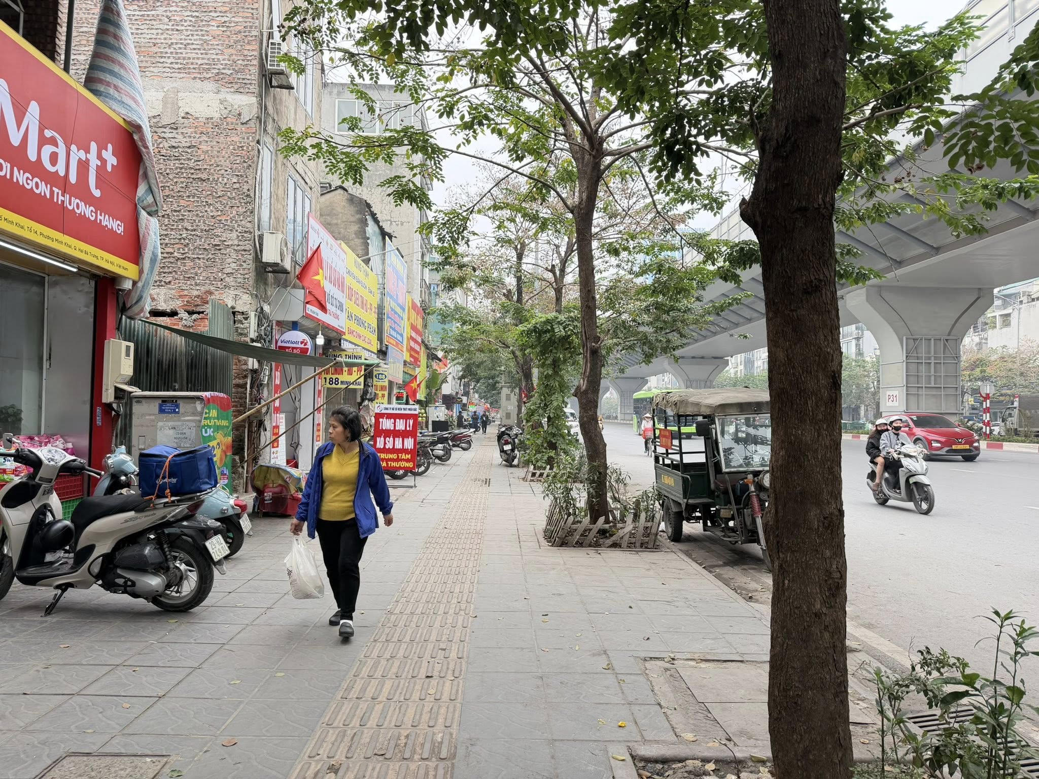 Mặt Phố Minh Khai 190M2 MT 8M 120 Tỷ Vị Trí Đẹp Vỉa Hè Rộng SDCC