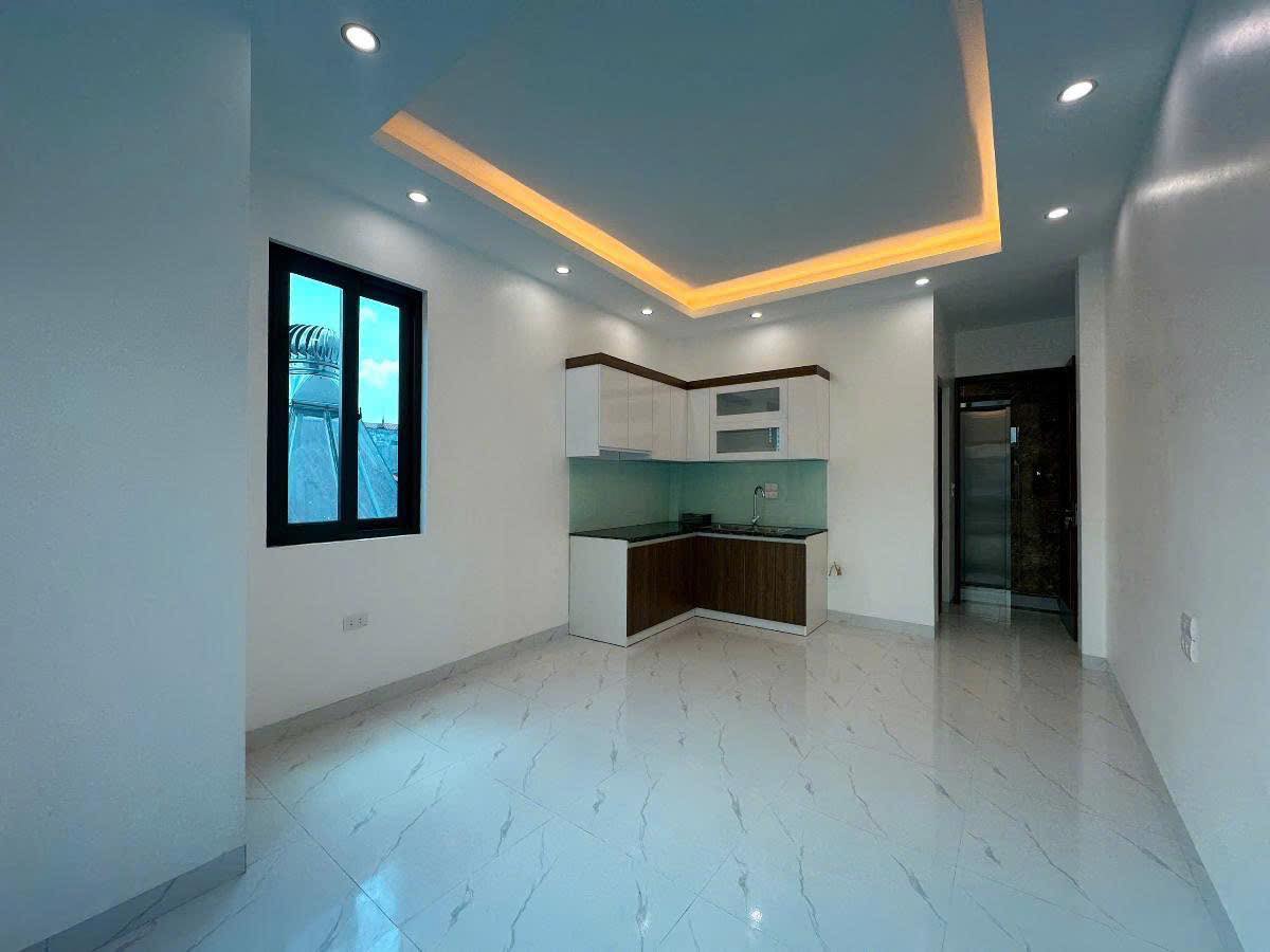 16 Tỷ Cửa Bắc 7 Tầng Thang Máy Dòng Tiền 650Tr/Năm 45M2 Xây Mới 4