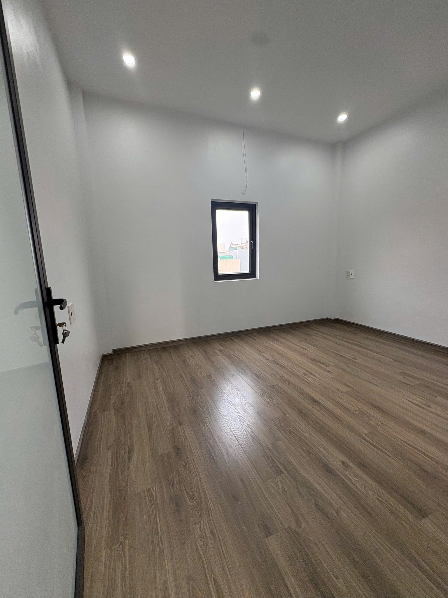 Bán căn nhà 3 tầng ngõ phố Đỗ Xá, ph Tứ Minh, TP HD, 42.9m2, mt 4m, 3 ngủ, 3 vs, chỉ 2.4x tỷ 8