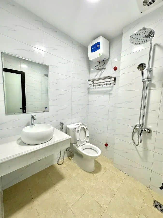 BẠN CÓ TIN? Nhà 4 Tầng TRUNG TÂM ĐỐNG ĐA, Ngõ 3 Gác, Gần Ô Tô, Giá CHỈ 2.6 TỶ!