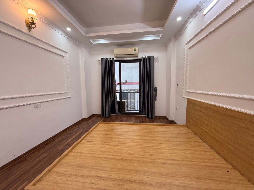 Bán gấp nhà Hòa Bình- Minh Khai 32m2-5 tầng-ngõ Thông-Mới –Ở Ngay-Nhỉnh 6 tỷ