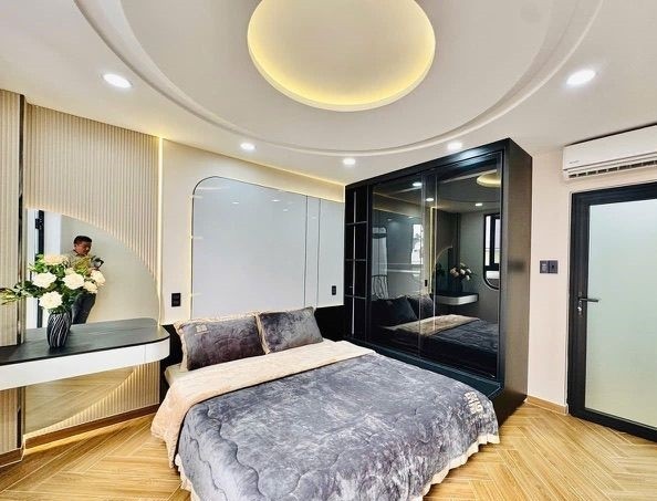 4 tầng 42m2 có 6 tỏi x Lê Hoàng Phái Phường 17 Gò Vấp TP. Hồ Chí Minh. 4