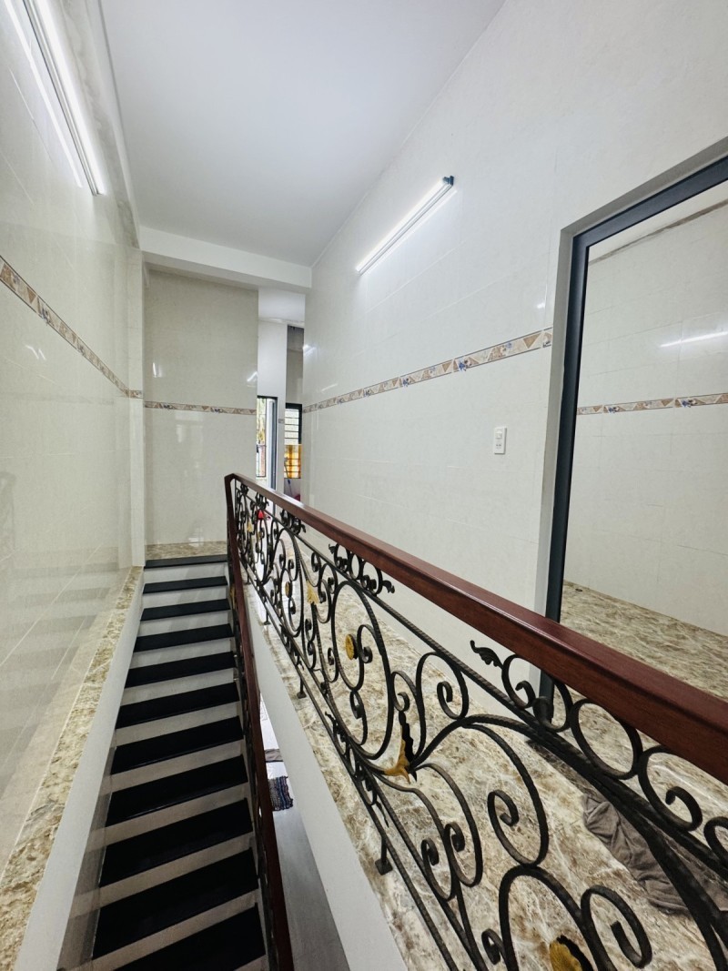 NGUYỄN DUY TRINH – 135M² (8.9×15) – NHÀ 2 TẦNG ĐẸP + LÔ ĐẤT KỀ 5