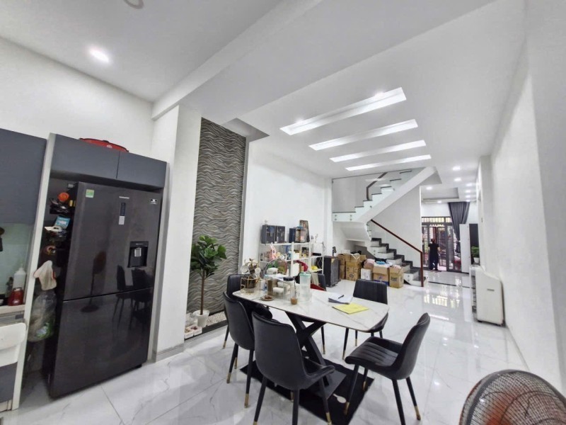 Bán nhà đườg số 8, Phường Linh Xuân, Thủ Đức, TP HCM. DT 92m2, 3 tầng, Giá 7.7 tỷ, Sổ Hồng - 2