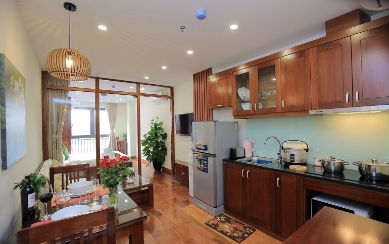 Cho thuê căn hộ 1PN, rộng 45m2 tại Đào Tấn, Ba Đình, đầy đủ nội thất hiện đại 6