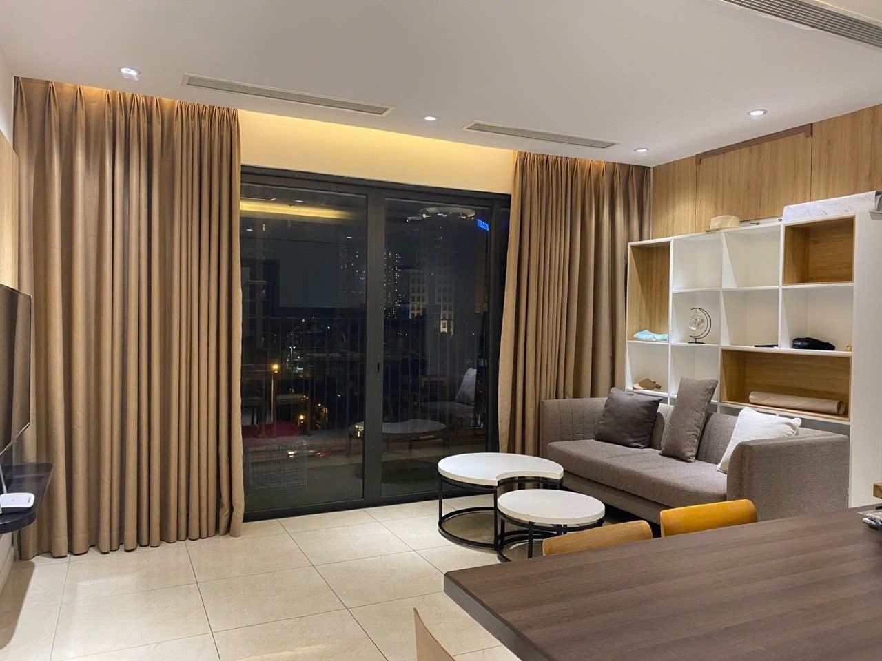 Cần bán Căn hộ chung cư dự án Vinhomes D'Capitale, Diện tích 93m², Giá 11.8 Tỷ