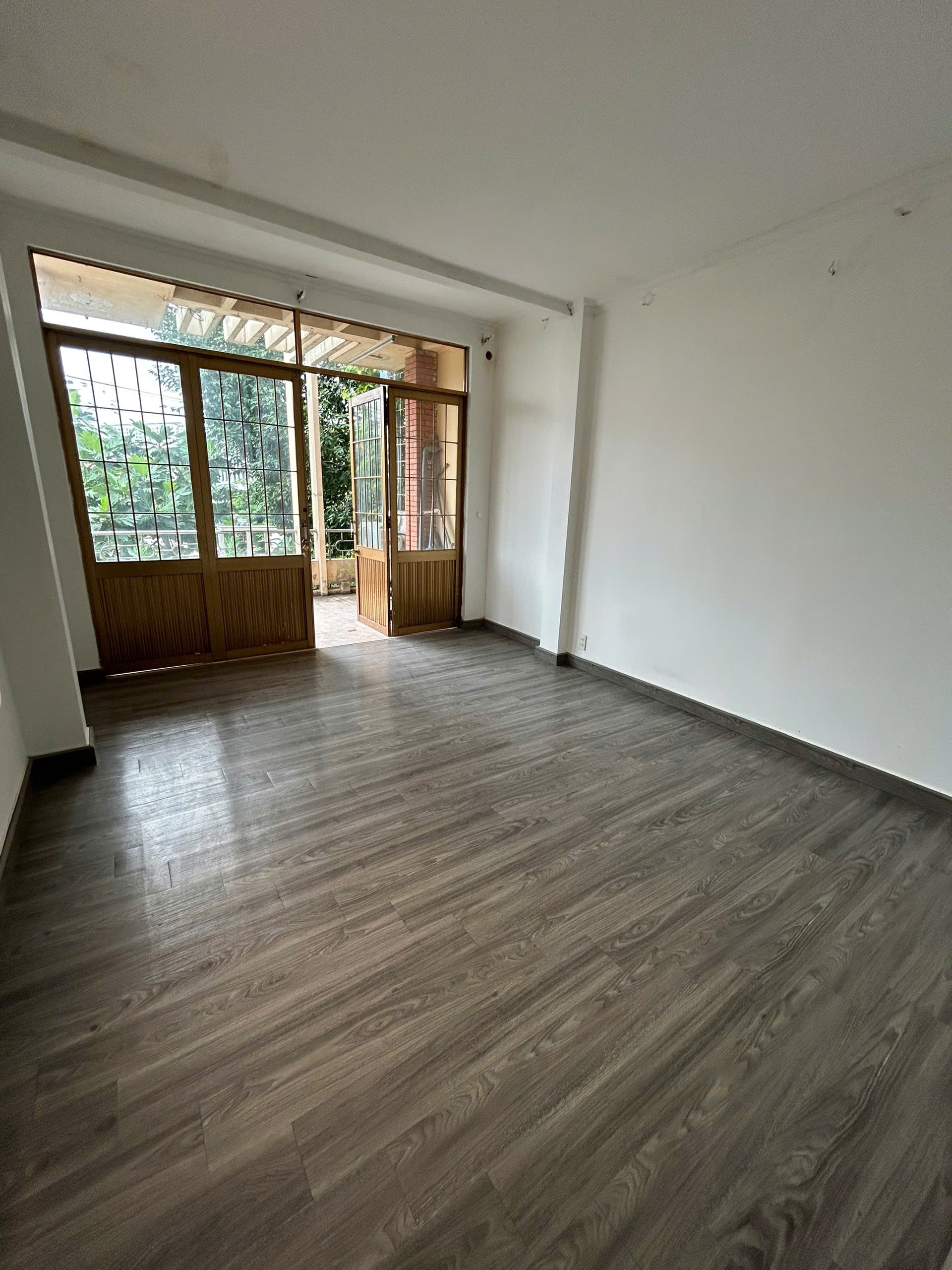 Cho thuê nhà mặt tiền Lê Hồng Phong gần THCS Nguyễn Hiền – 12 triệu/tháng 2