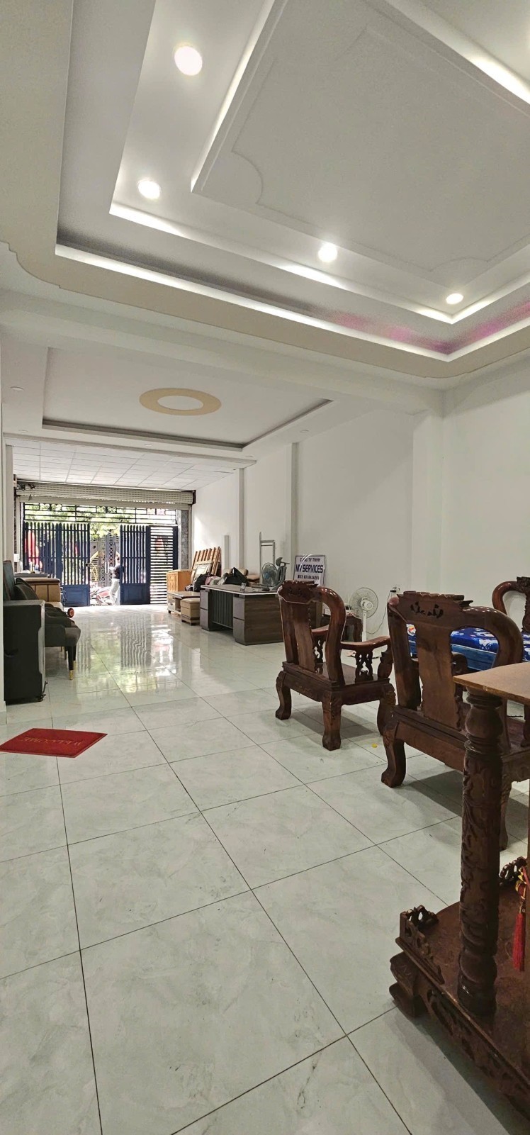 Bán nhà mặt phố Số 13, Linhn Xuân, Thủ Đức, TP HCM. DT 100m2, 2 tầng, 3PN, 4WC, giá 6,4 tỷ, sổ hồng 2