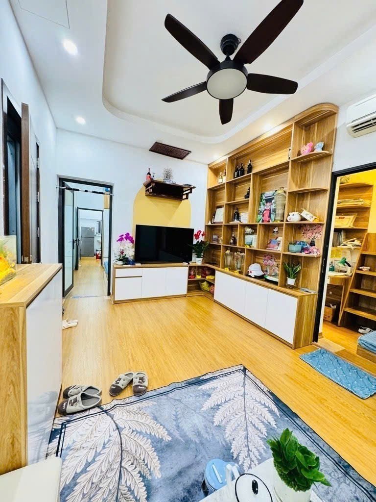 Cần bán Căn hộ chung cư đường Minh Khai, Phường Minh Khai, Diện tích 60m², Giá 3.95 Tỷ 2