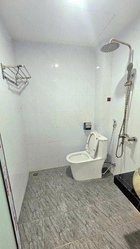 Cần bán Nhà mặt tiền đường Tân Mai, Phường Tân Mai, Diện tích 24m², Giá 3.32 Tỷ 5