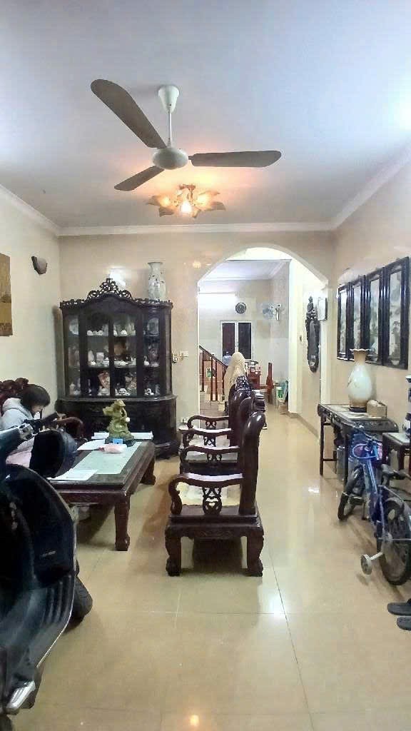 Cần bán Nhà mặt tiền đường Minh Khai, Phường Mai Động, Diện tích 46m², Giá 17.9 Tỷ 2