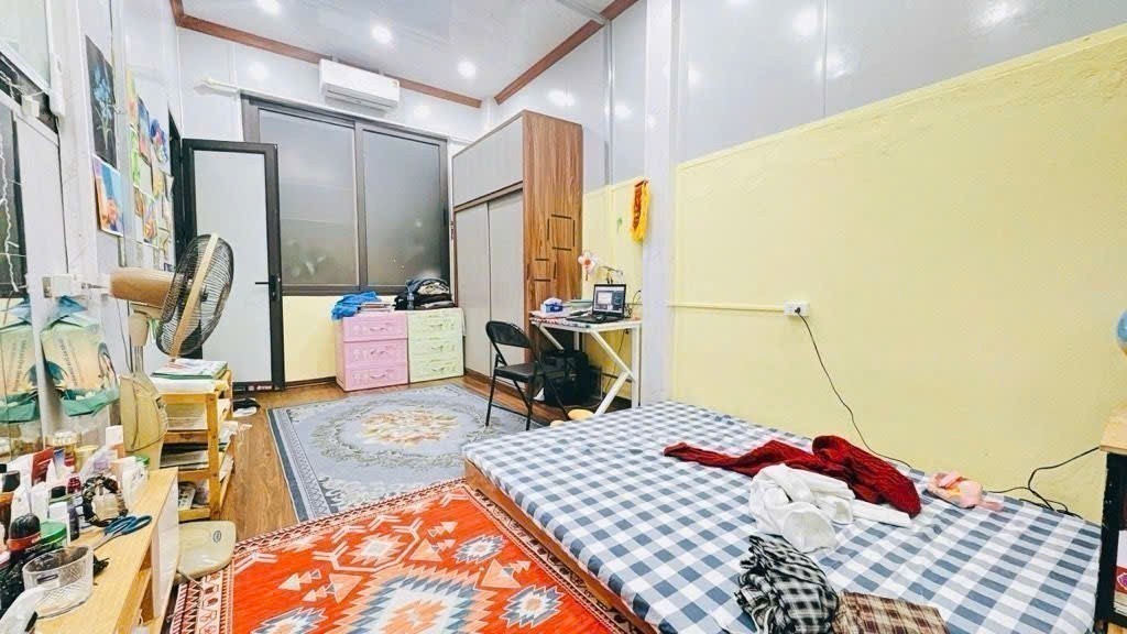 Cần bán Nhà mặt tiền đường Nguyễn Khoái, Phường Thanh Trì, Diện tích 40m², Giá 8 Tỷ