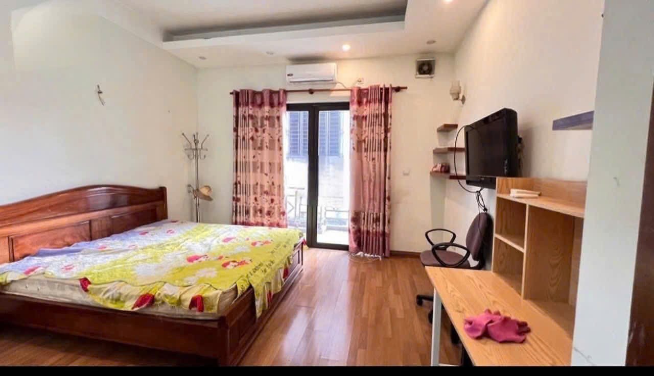 CỰC Hiếm. Mặt phố Hồng Tiến sầm uất gần BV Tâm Anh 58m2 chỉ 2x tỷ. LH 0989626116 2