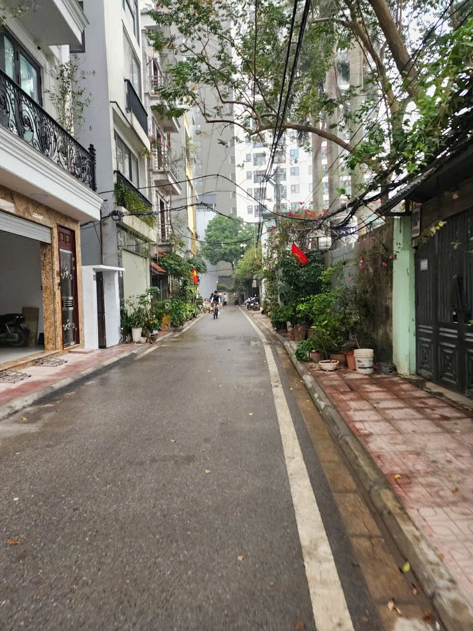 BÁN NHÀ PHÔ NGÔ GIA TỰ - LONG BIÊN, 6 TẦNG THANG MÁY, GARA Ô TÔ, KINH DOANH. GIÁ 11,5 TỶ