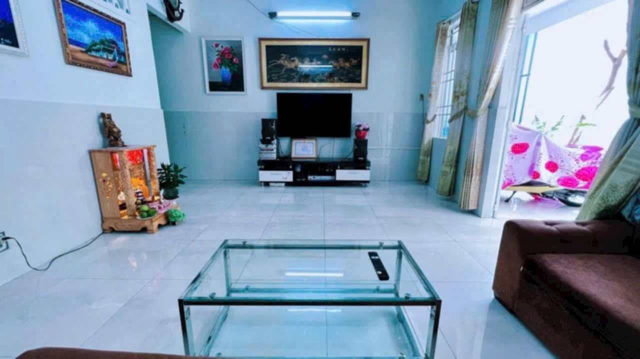 Chủ bán gấp nhà 2 tầng Âu Cơ – ngang 6,47m – đường 5m ô tô