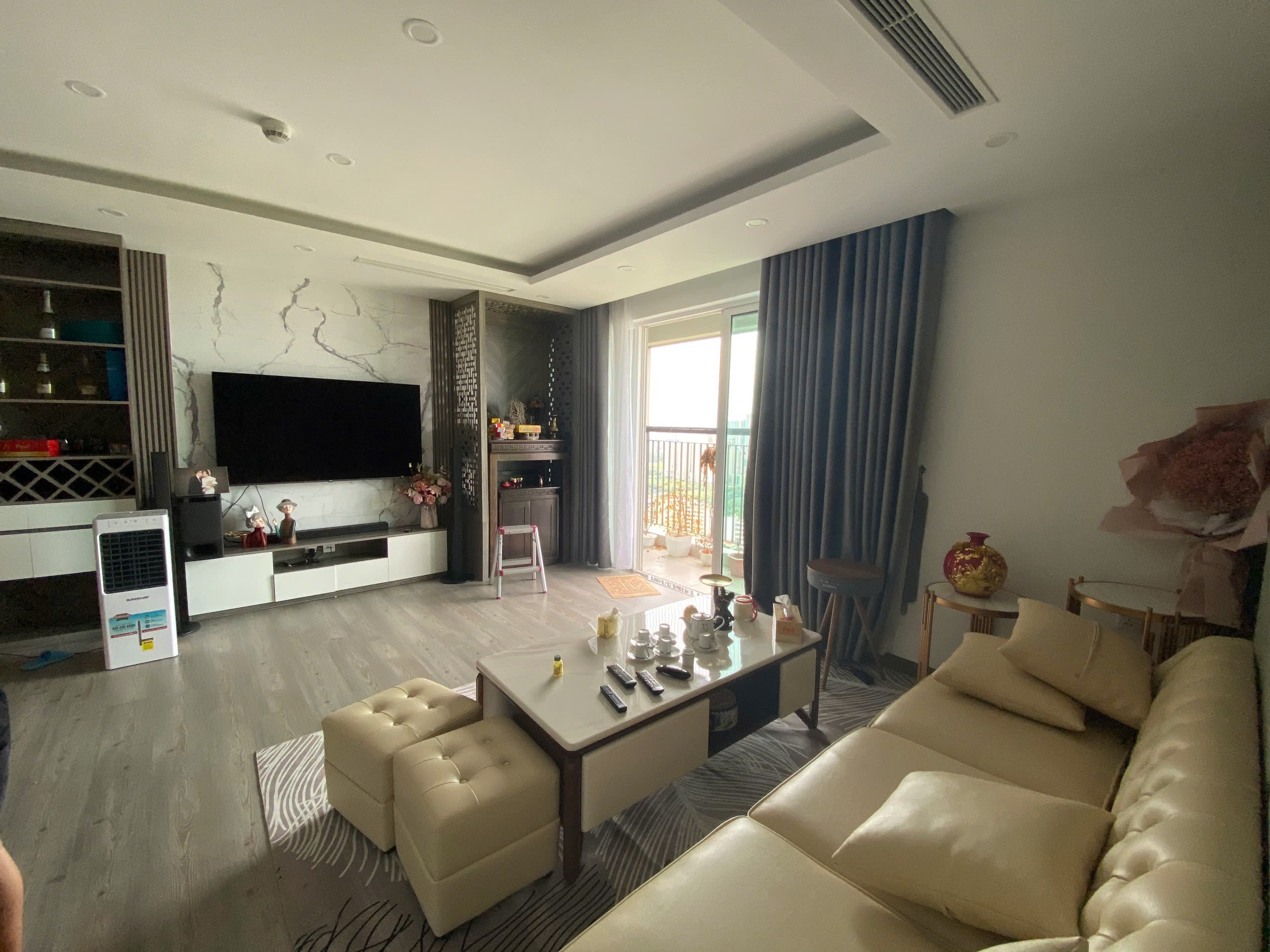 Bán căn hộ 3PN rộng 100m2 tại SEASONS AVENUE, giá 10 tỷ 2
