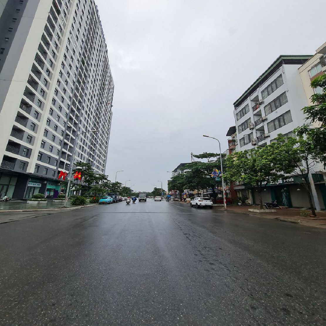 Shophouse Trâu Quỳ, đường 22m kinh doanh sầm uất 77m2 5 tầng nhỉnh 2 chục tỷ Lh 0989894845 Tôi có c 3