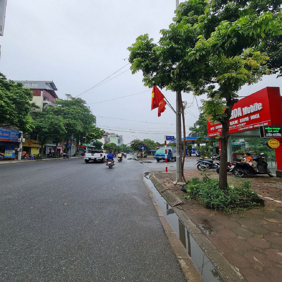 Bán đất Thạch Bàn, Long Biên. 70m2, mặt tiền 5m, ô tô vào nhà. Giá đầu tư. Lh 0989894845 Tôi cần bá 3