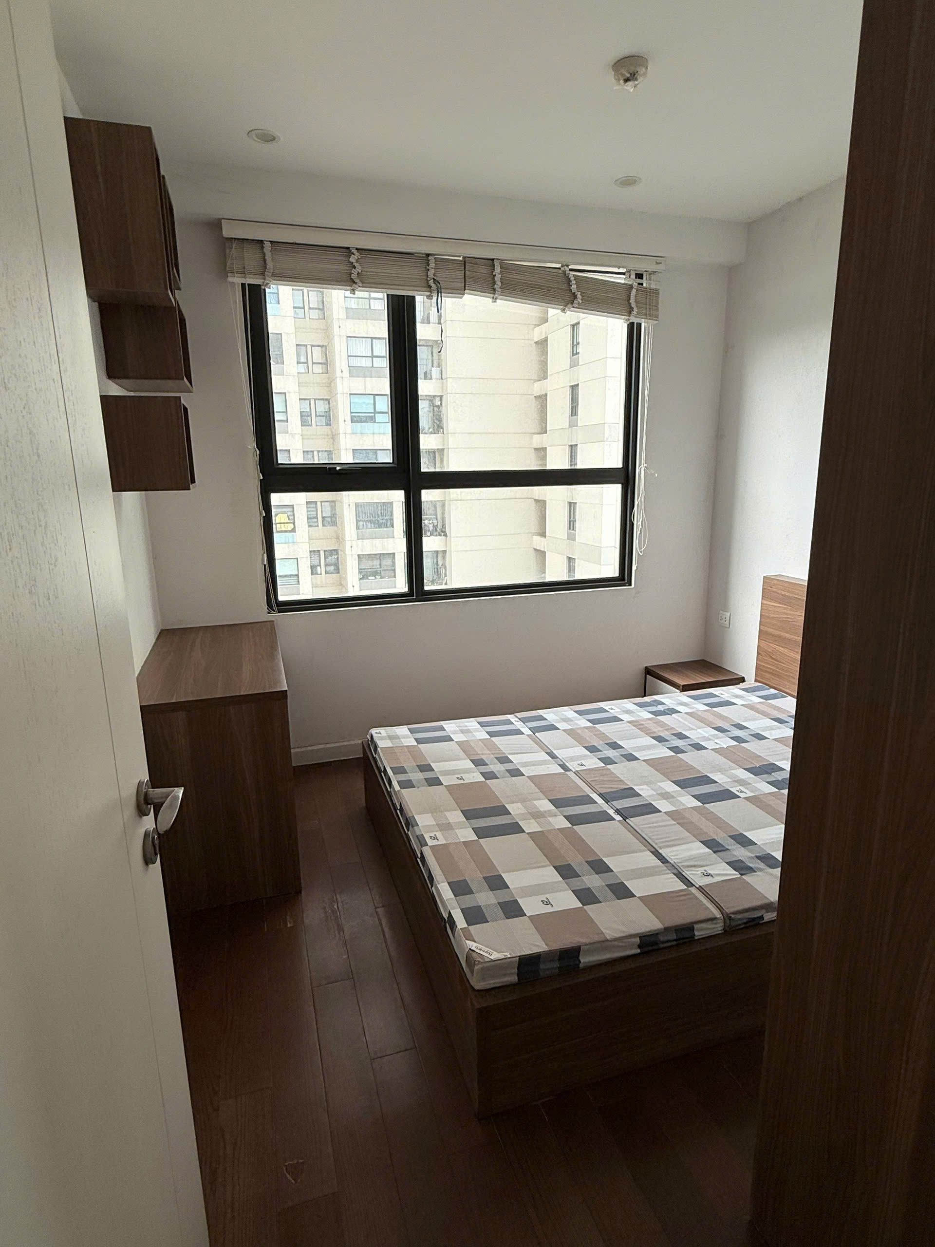Bán căn hộ 3PN VIEW HỒ tại Vinhomes Trần Duy Hưng, chỉ 12.x t.ỷ