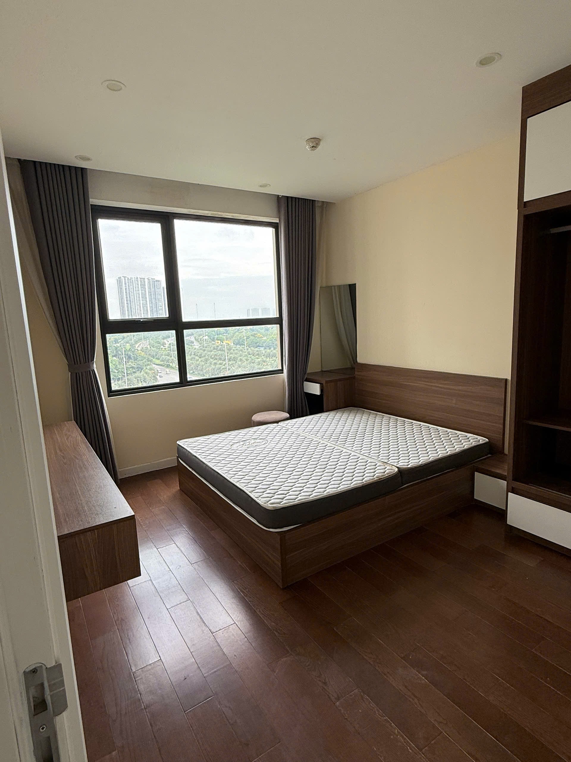 BÁN CĂN 3PN rộng 95m2 tại VINHOMES D'CAPITALE - nhà đẹp 4
