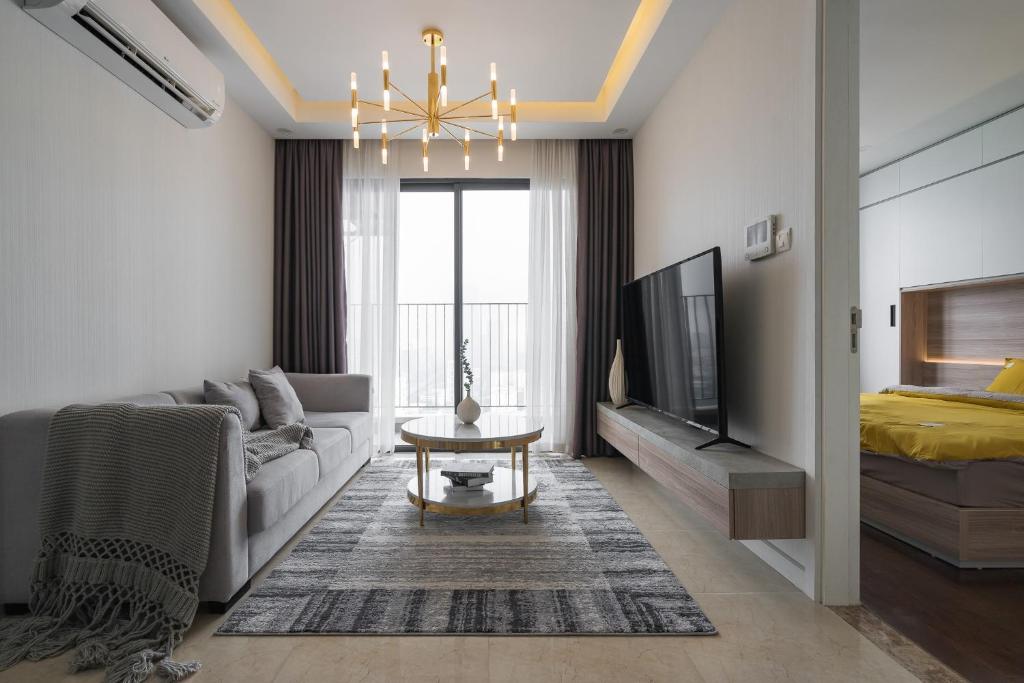 Bán căn hộ 2PN-73m2 view hồ Vinhomes D'capitale, chỉ 9 tỷ