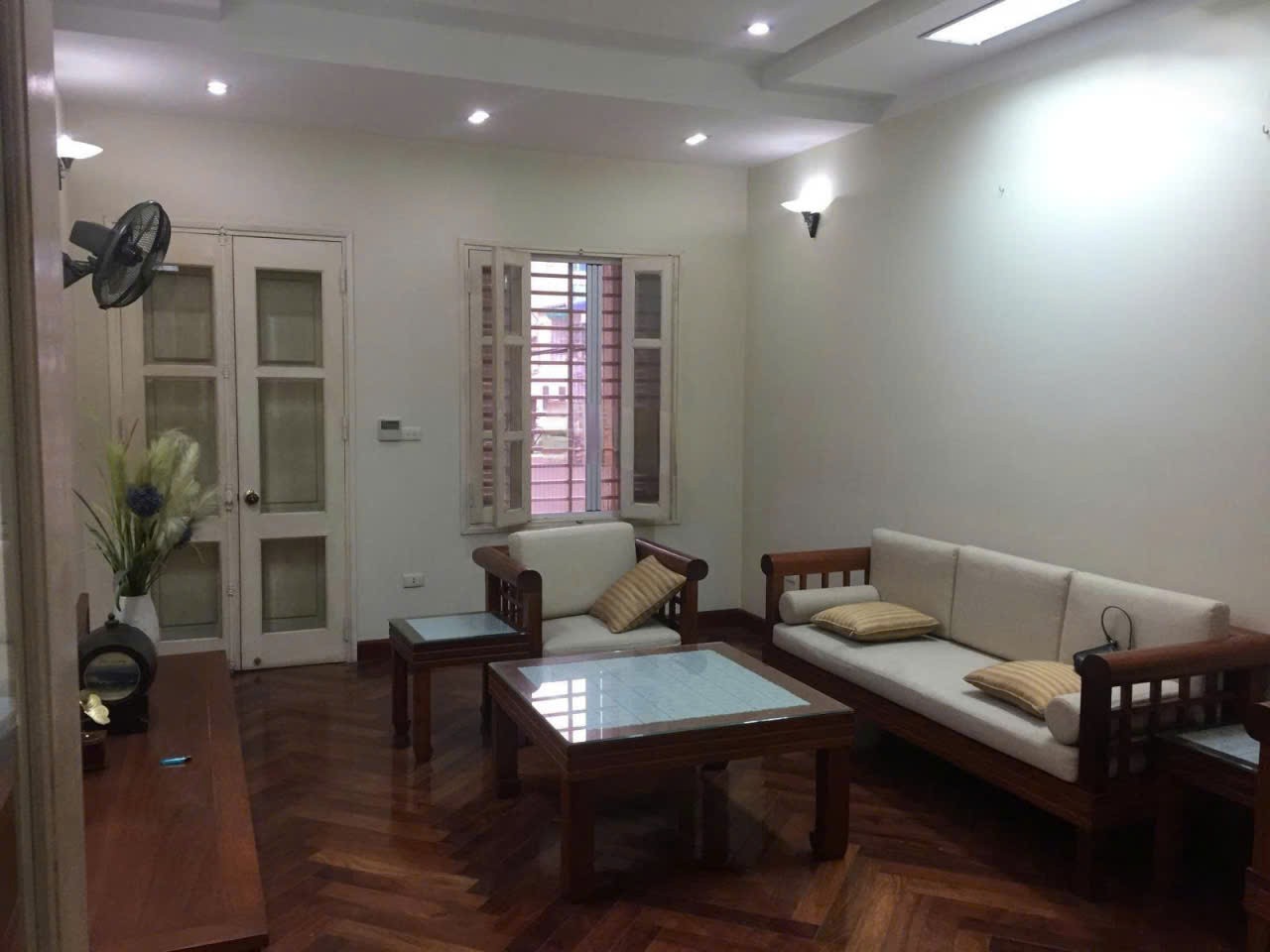 Cho thuê nhà riêng phố Chùa Láng, Đống Đa 80m x 5T giá 29 triệu  Ô TÔ TRONG NHÀ 3