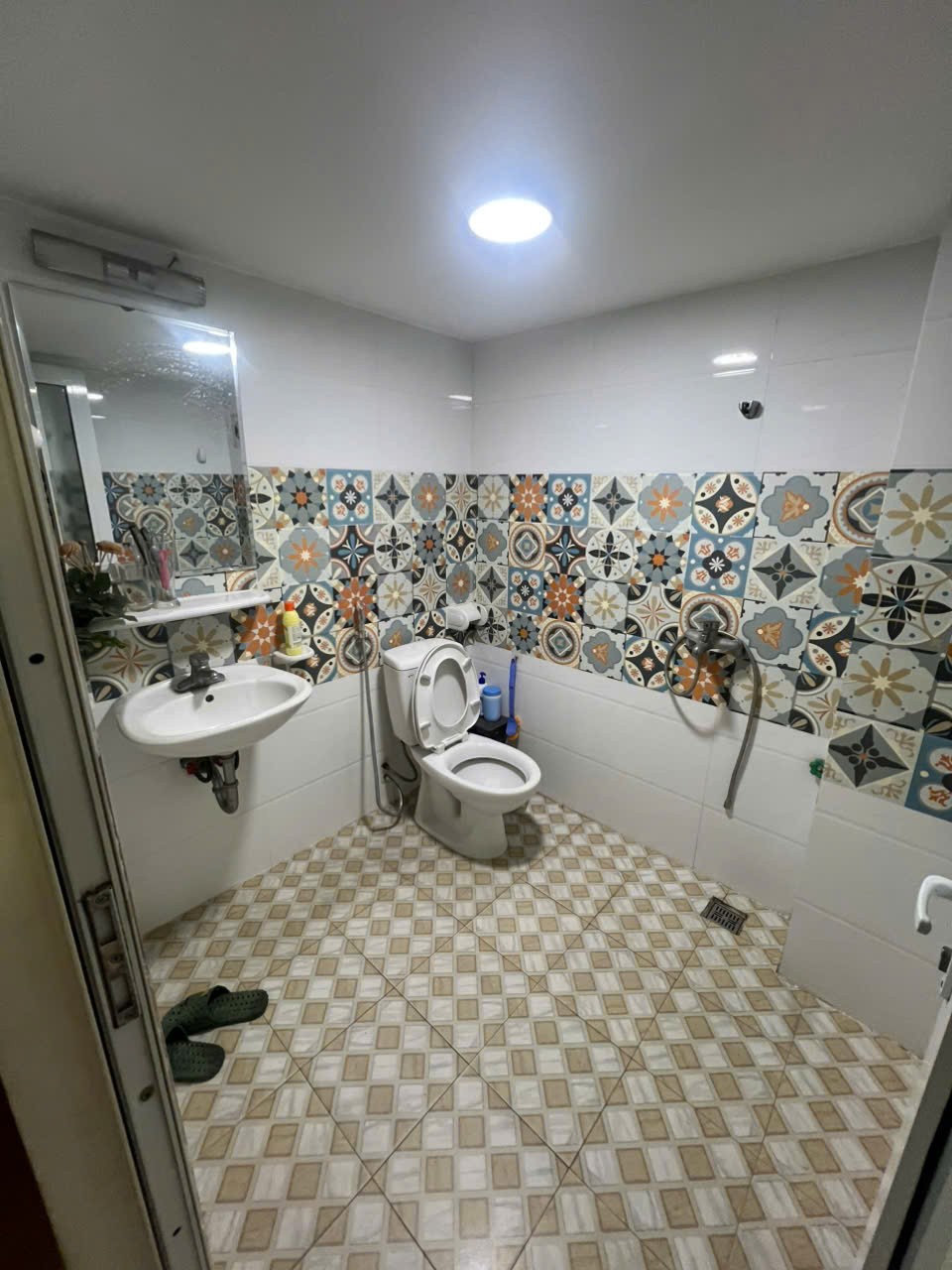Cho thuê CHDV Giải Phóng, Hoàng Mai 50m x 5T, 6PN4VS giá 18TR, 1KM ra Bách Kinh Xây 2