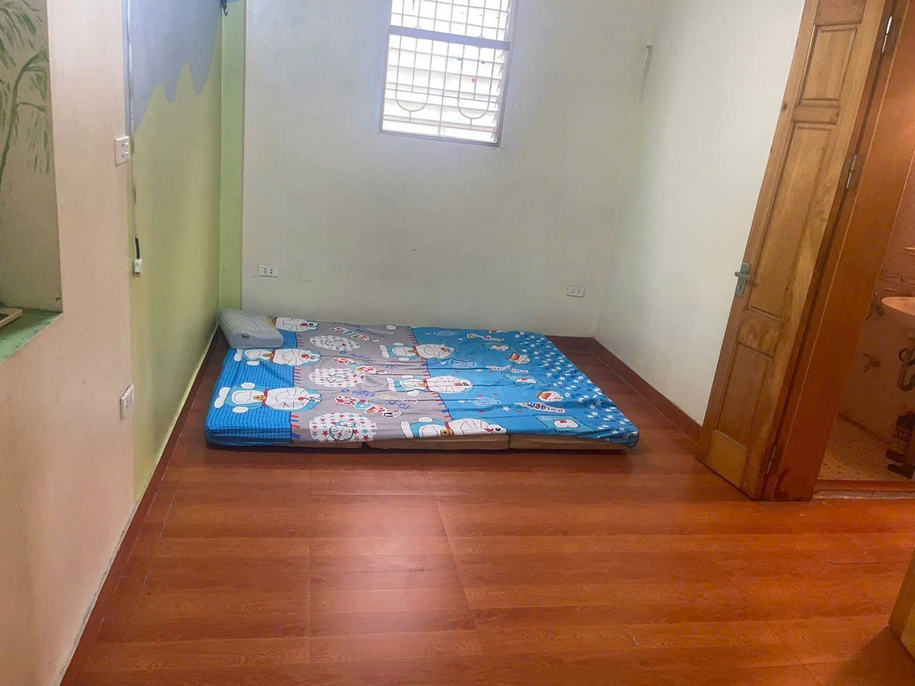 Cho thuê nhà nguyên căn ngõ Hoàng Cầu - Ô Chợ Dừa, Đống Đa 42m x 4T giá 15 triệu 6