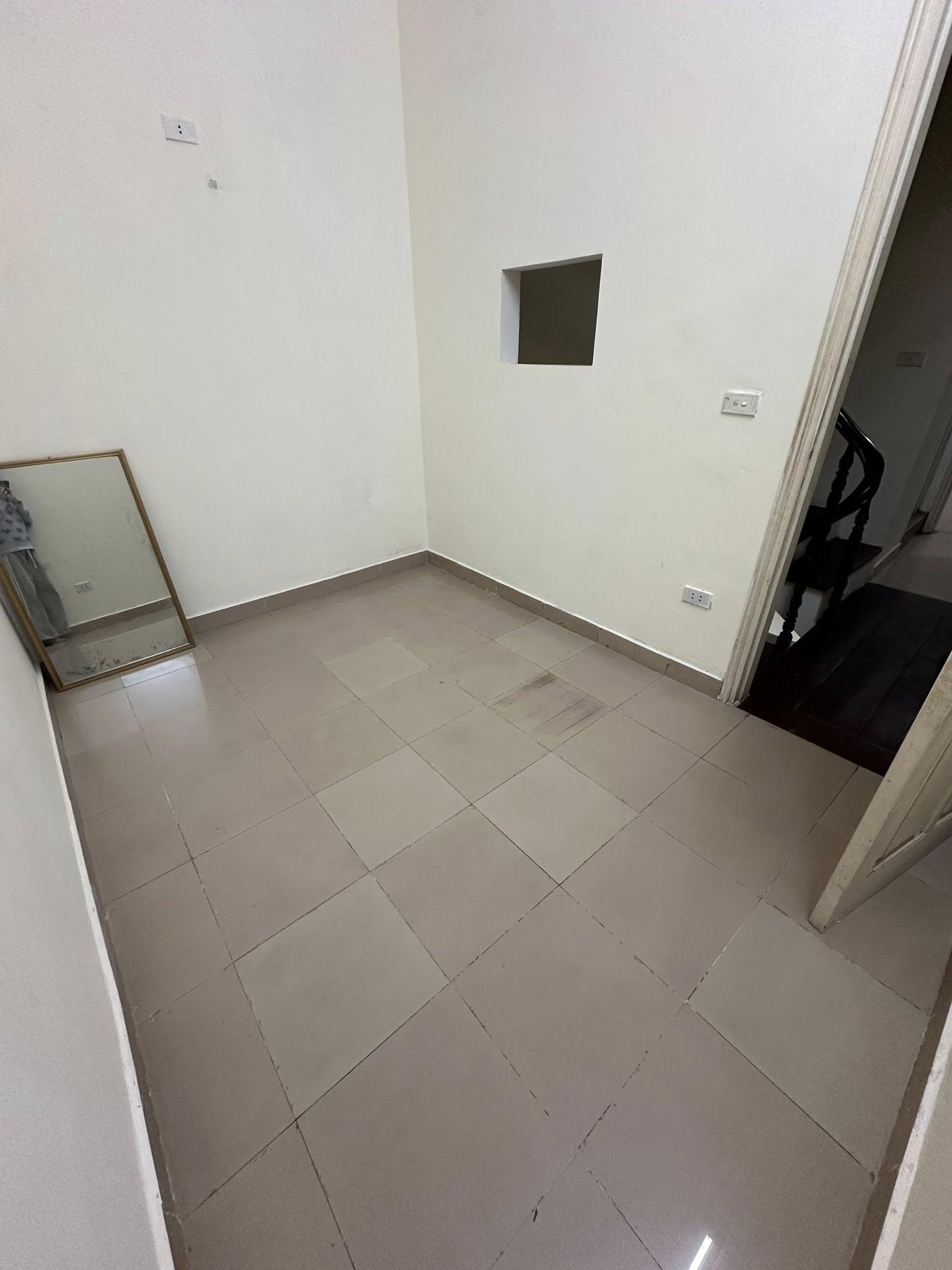 Cần cho thuê nhà riêng ngõ 46 Phương Mai, Đống Đa 35m x 3T, 3PN2VS giá 10 triệu 2