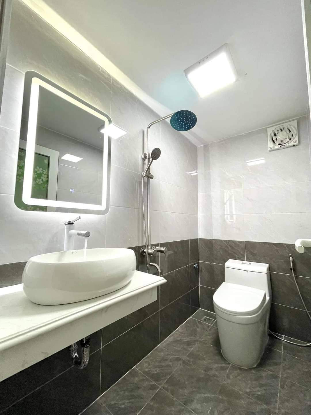 Bán gấp giá rẻ căn hộ Phạm Ngọc Thạch 48m, tầng 4, mặt tiền 4m, 2.3 tỷ Đống Đa. 3