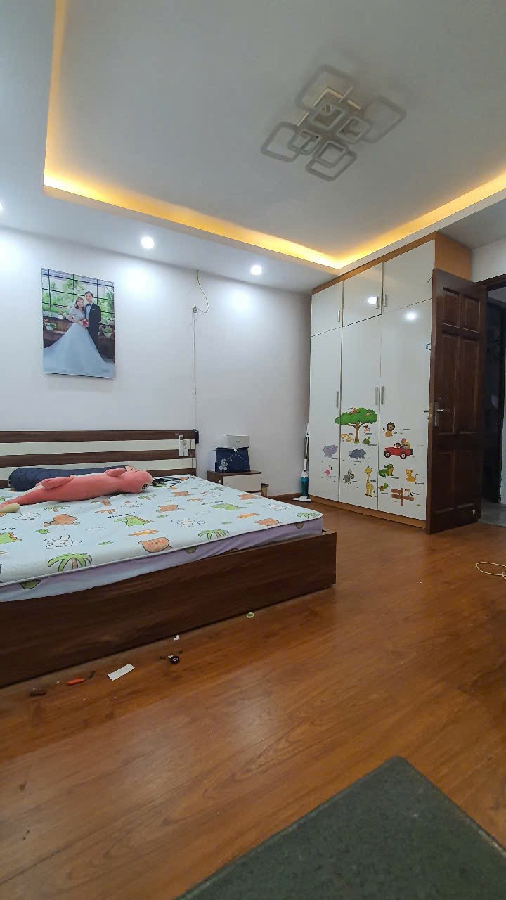 Bán gấp giá rẻ tập thể Nghĩa Tân 45m, tầng 4, 2.95 tỷ Cầu Giấy. 2