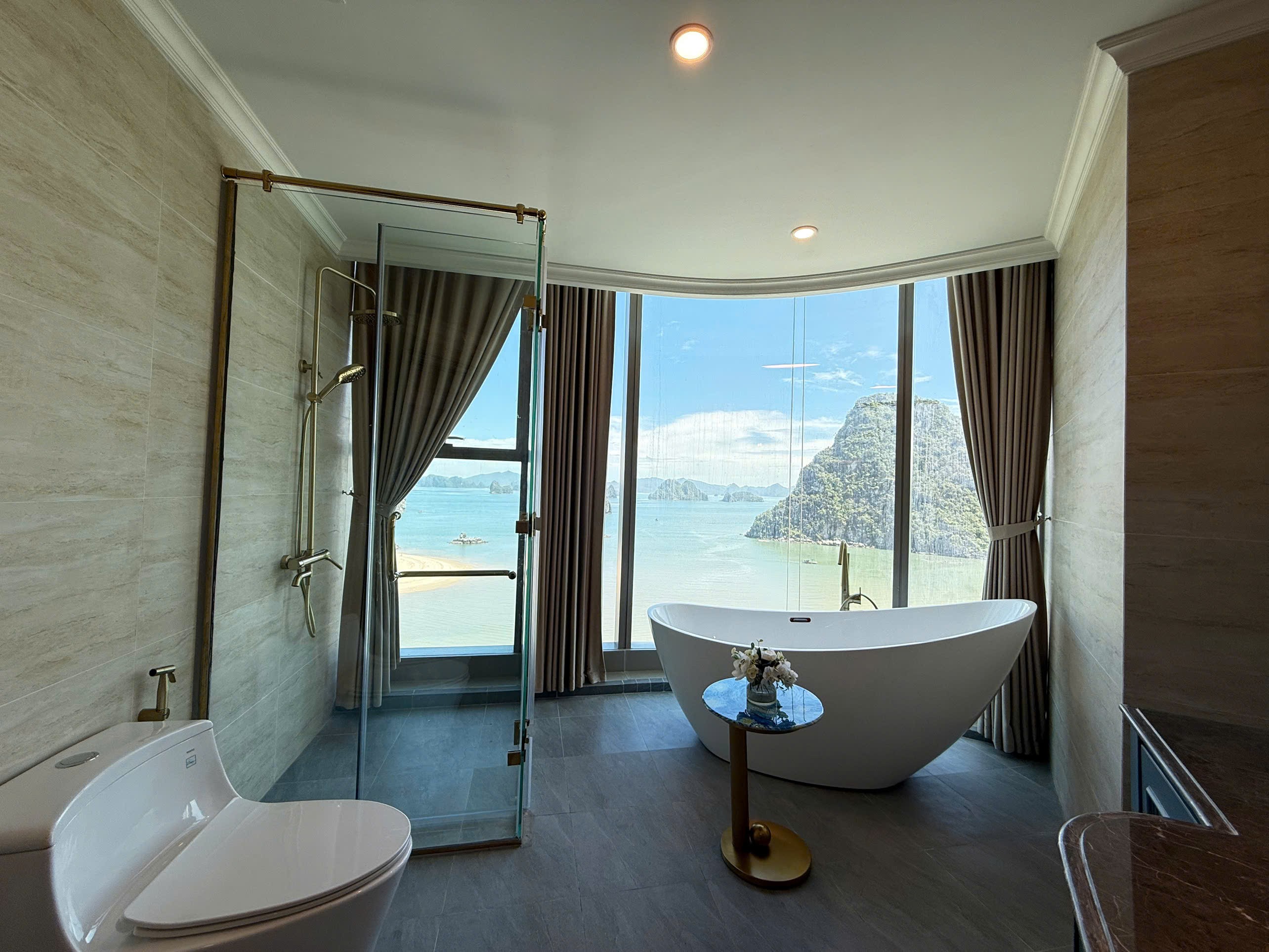 Sở hữu căn hộ View 360 độ Vịnh Bái Tử Long giá chỉ từ 2 Tỷ - Crystal Holidays Harbour Vân Đồn 5