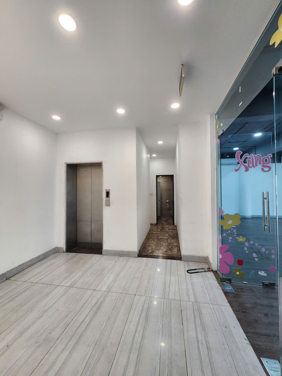 Cho thuê Văn Phòng 60m2 đã setup đầy đủ view Hồ Hoàng Cầu, Đống Đa, Hà Nội. LH. 0866683628 5