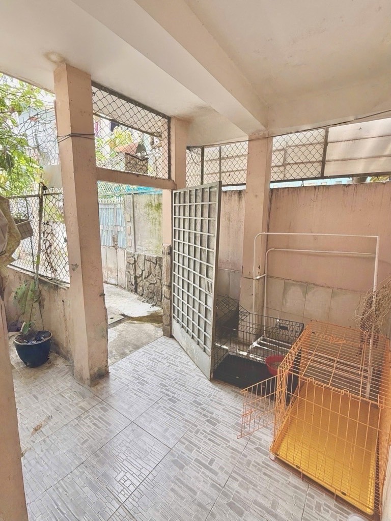 BÁN NHÀ 2 MT- NỞ HẬU 7.7M TÀI LỘC - Đ.XÓM CHIẾU - GIAO THƯƠNG TÔN ĐẢN- TÔN THẤT THUYẾT - GẦN 4