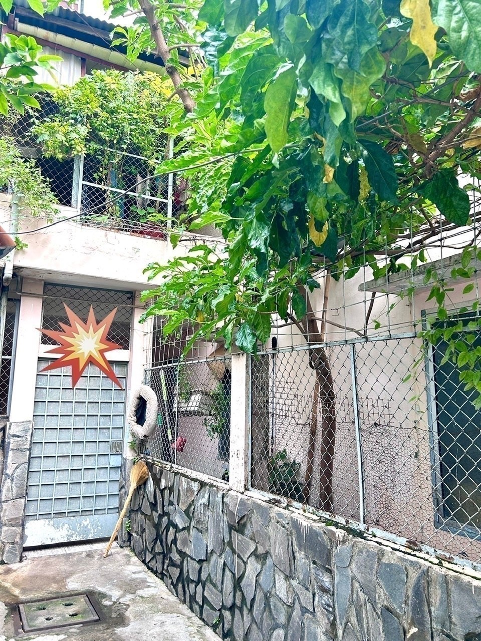 BÁN NHÀ Đ.XÓM CHIẾU- NGANG LỚN NỞ HẬU 7.7M- LƯU THÔNG TÔN THẤT THUYẾT- TÔN ĐẢN- GẦN TRƯỜNG NGUYỄN