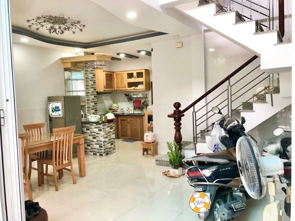 BÁN NHÀ NGANG LỚN 5.9M- CÁCH VÀI BƯỚC CHÂN RA MT XÓM CHIẾU- LƯU THÔNG TÔN THẤT THUYẾT- NGUYỄN TẤT 3