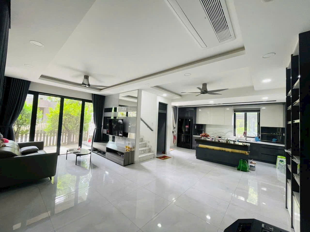 Cho thuê Biệt thự Phường Phú Hữu, Quận 9, Diện tích 195m², Giá 25 Triệu/tháng 2