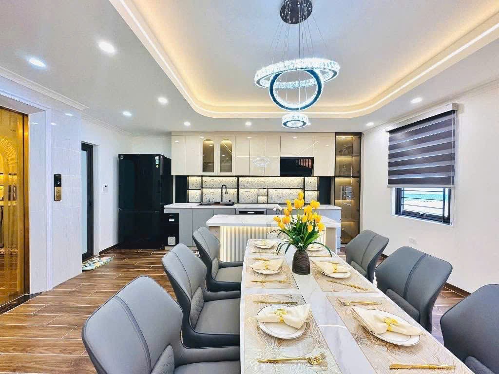 CẦN BÁN NHÀ MẶT NGÕ LẠC LONG QUÂN ĐƯỜNG RỘNG 2 OTO TRÁNH, DT 46M2 , 5TANG 4