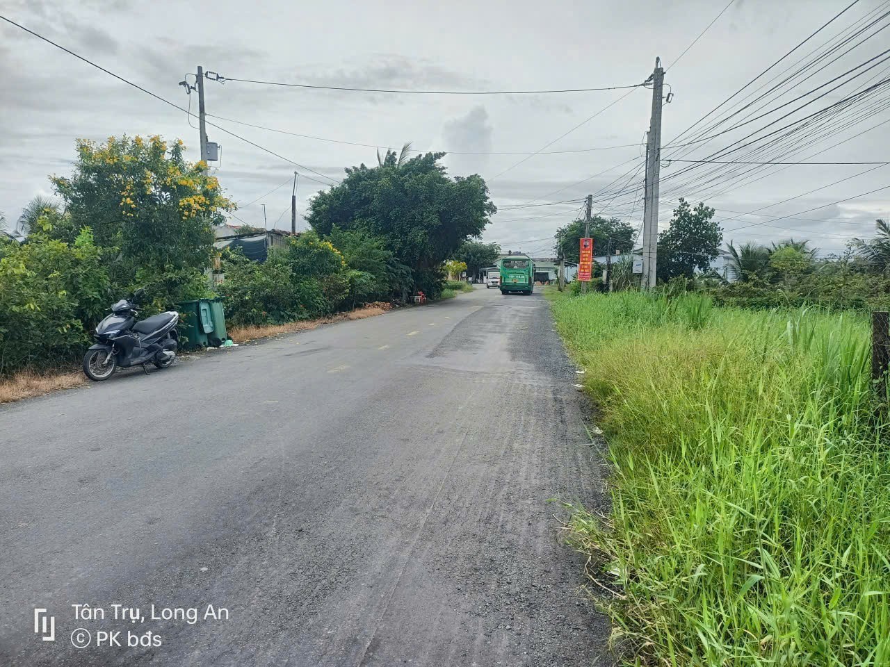 Bán đất thổ cư mặt tiền đường Cao Thị Mai, xã Bình Trinh Đông , Tân Trụ dt 200m2 giá 1,25 tỷ 2