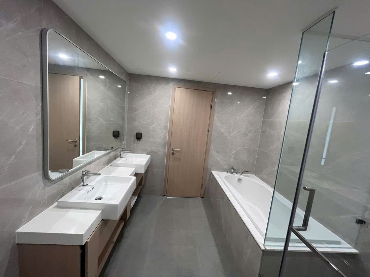 Cho thuê Căn hộ chung cư Phường Long Thạnh Mỹ, Quận 9, Diện tích 220m², Giá 040 Triệu/tháng 6
