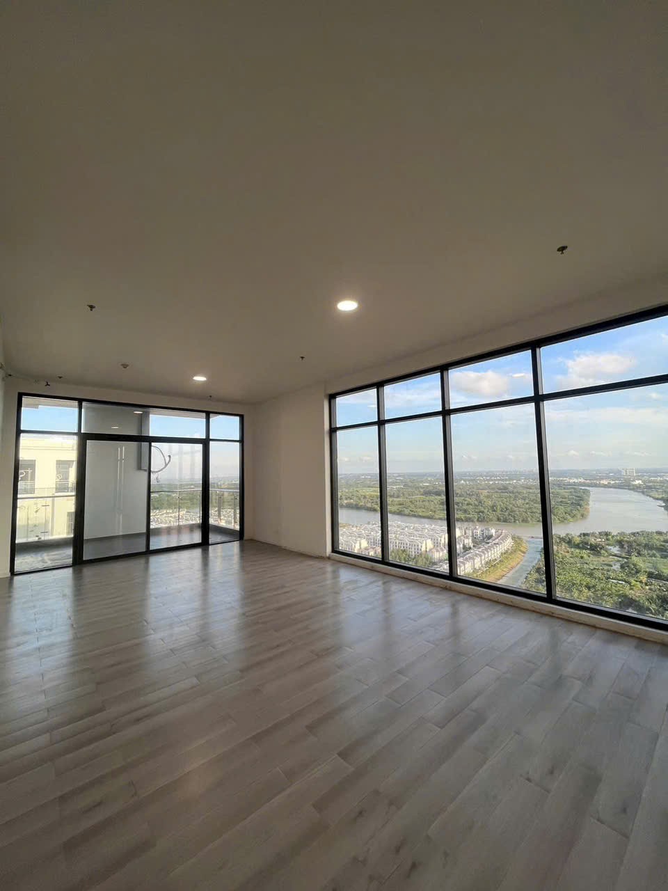 Cho thuê Căn hộ chung cư Phường Long Thạnh Mỹ, Quận 9, Diện tích 220m², Giá 040 Triệu/tháng 4