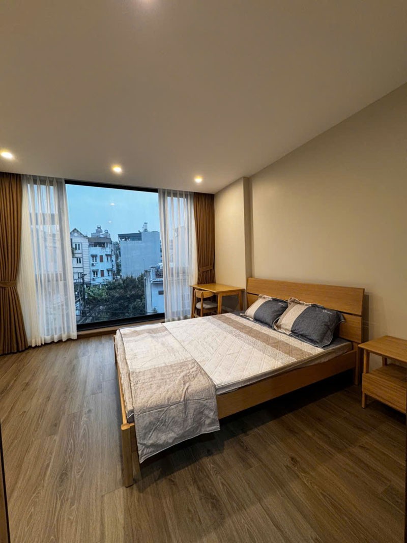 Cần bán 69,3m2 nhà 4 tầng mặt ngõ 142 Lệ Mật. Có quy hoạch mở rộng lên đường 13m 8
