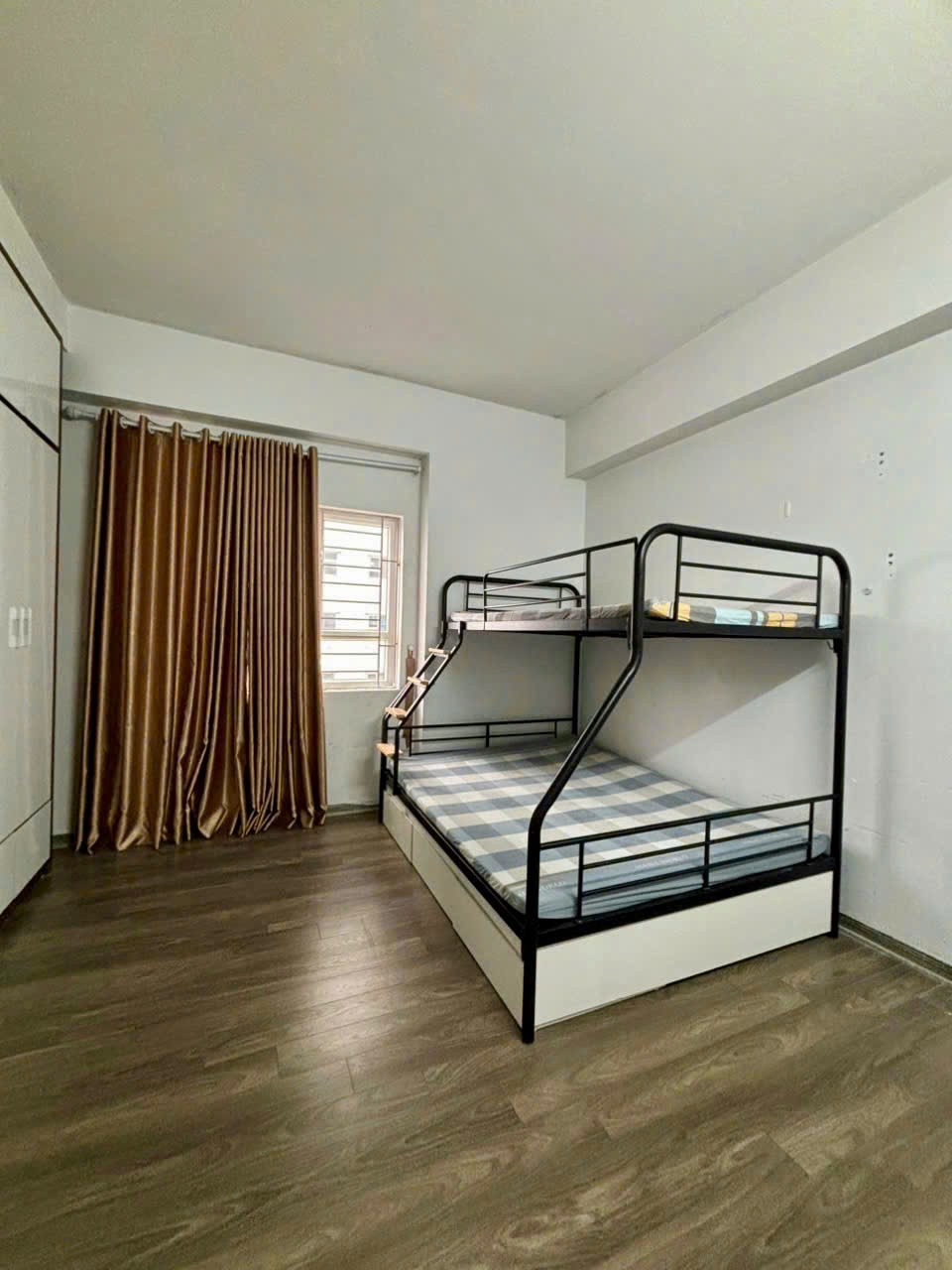 Bán căn hộ chung cư Thanh Hà- Hà Đông 80m2, full nội thất ở ngay.