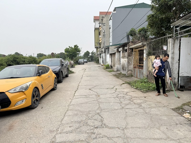 Bán đất tặng nhà C4 Trâu Quỳ - 60m2 View "Triệu Đô" Vĩnh Viễn - Ô Tô tránh - Khe thoáng sau 1m 4