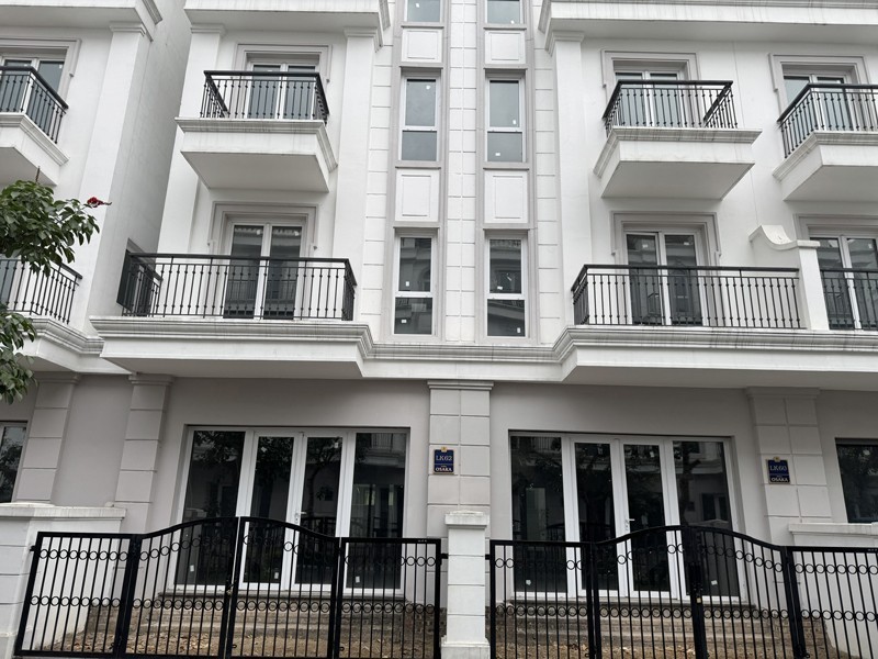 Cần bán 1 hoặc 4 căn sát nhau Shophouse Eurowindow Twin Parks Gia Lâm - Đường Osaka 12m 5