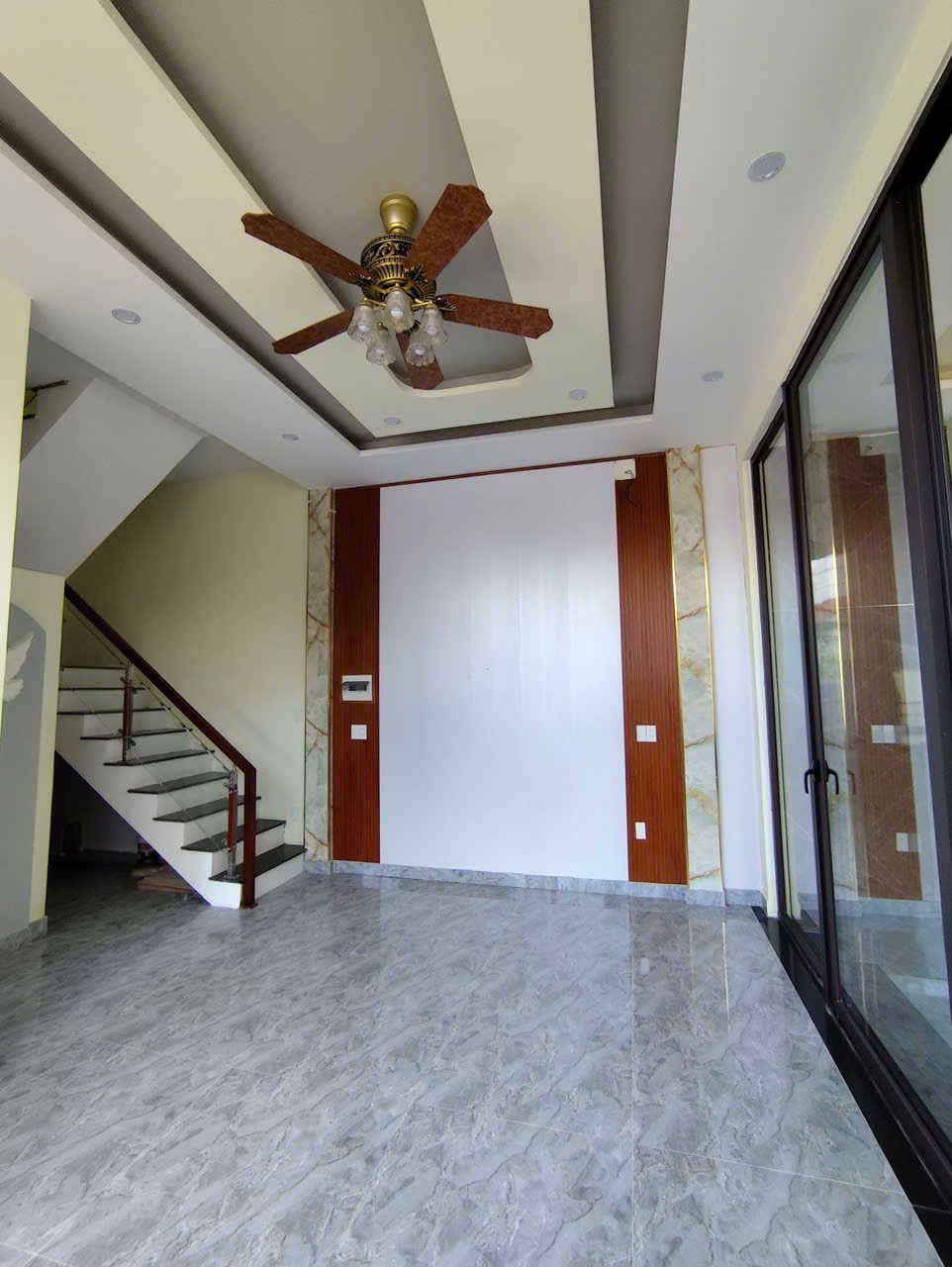 NHÀ XÂY MỚI 100% – TÔN ĐẢN – CĂN GÓC CỰC THOÁNG 4