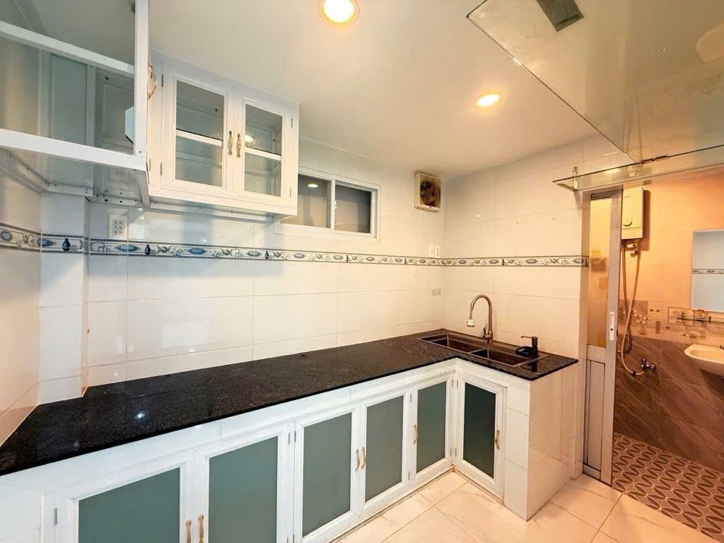 Chủ ngộp giảm sâu gần nửa tỷ Nhà hẻm Bùi Văn Ba, hẻm thẳng xe 7 chỗ tới nhà– chào chỉ 4,9 TỶ (TL) 5