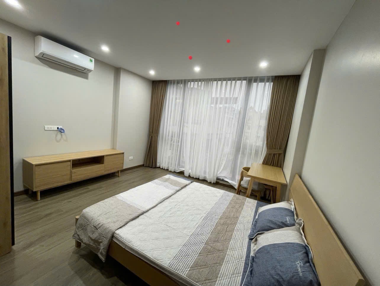BÁN NHÀ BÁT KHỐI LONG BIÊN DT 57M2 Ô TÔ ĐỖ CỬA 2 THOÁNG THANG MÁY Ở SƯỚNG 2